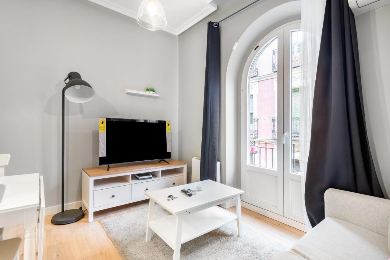 2 Bedrooms 1 Bathroom Furnished - Lavapies - Modern - Mintystay マドリード エクステリア 写真